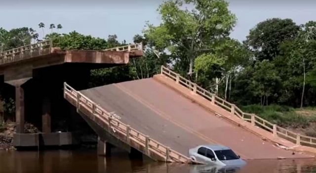 Κατέρρευσε γέφυρα και «κατάπιε» πούλμαν στη Βραζιλία
