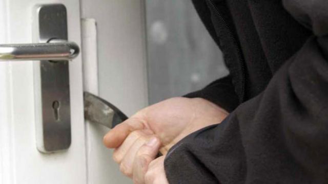 Έκλεβαν από ποτά μέχρι τηλεοράσεις