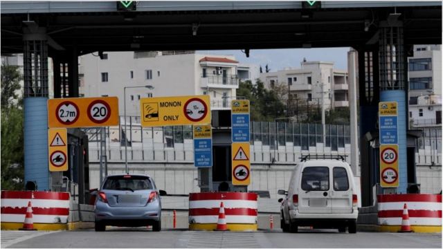 Αττική Οδός: Θανατηφόρο τροχαίο στα διόδια της Παλλήνης