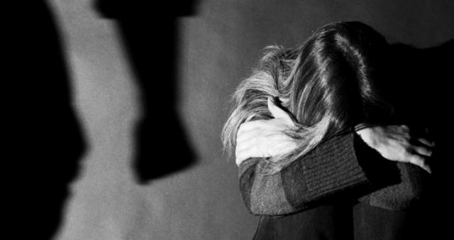 Τρεις αδελφές κατήγγειλαν τους γονείς τους για ενδοοικογενειακή βία