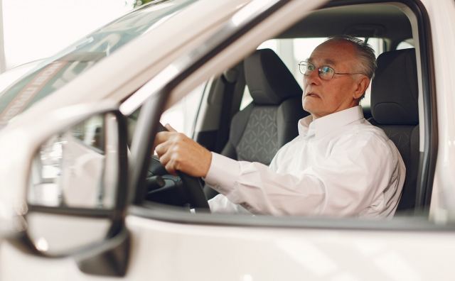 Οδήγηση τέλος για τους 70άρηδες - «Διαζύγιο» από το τιμόνι