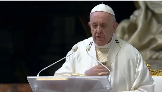 «Ζούμε έναν ολικό τρίτο παγκόσμιο πόλεμο», ανέφερε ο πάπας Φραγκίσκος