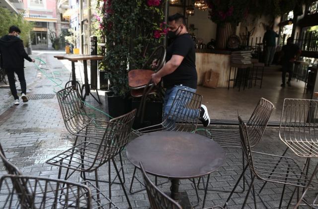 Διευκολύνσεις εμβολιασμένων: Πώς θα λειτουργήσουν εστίαση, θέατρα, αθλητισμός από 1η Ιουλίου