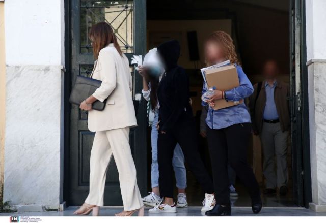 Οι διάλογοι των συμμοριών της Πανεπιστημιούπολης – Έτσι τους ειδοποιούσε η δόκιμη αστυνομικός