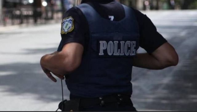 Κατήγγειλε τον αστυνομικό σύντροφό της ότι την χτύπησε με το κράνος