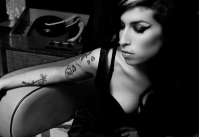 Εϊμι Γουάινχαουζ: Βιογραφική ταινία με τίτλο «Back to Black για την πρόωρα χαμένη τραγουδίστρια