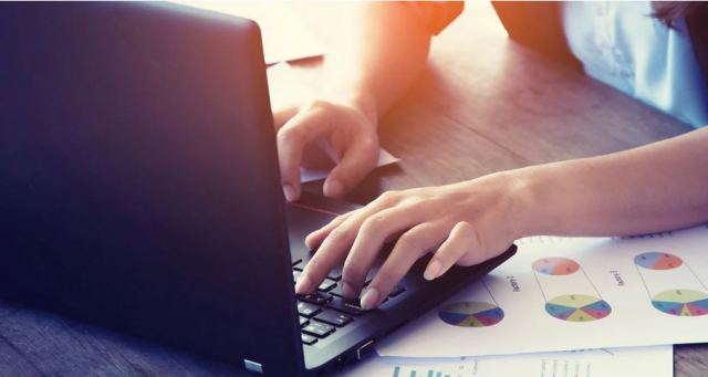 Ψηφιακή κάρτα εργασίας: Ποιες αλλαγές φέρνει -Τα οφέλη για εργαζόμενους και επιχειρήσεις σε 9 ερωταπαντήσεις