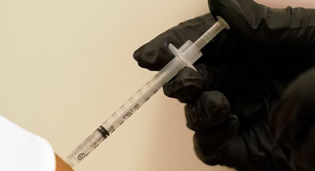 Τι έδειξε έρευνα για το ανοσοκασταλτικό φάρμακο μεθοτρεξάτη και την τρίτη δόση εμβολίου