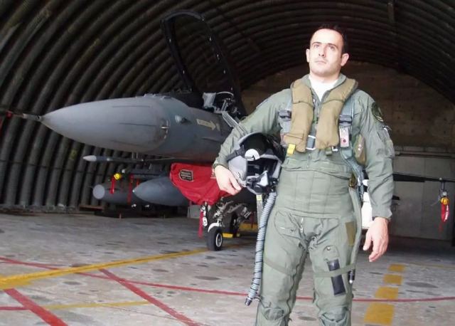 Βίντεο ντοκουμέντο: Η στιγμή που το τουρκικό F-16 πέφτει στο μαχητικό του Ηλιάκη – Τα τελευταία λόγια του Έλληνα πιλότου