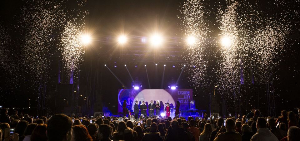 Πάνω από 30.000 επισκέπτες στα εγκαίνια του Fashion City Outlet στη Λάρισα!