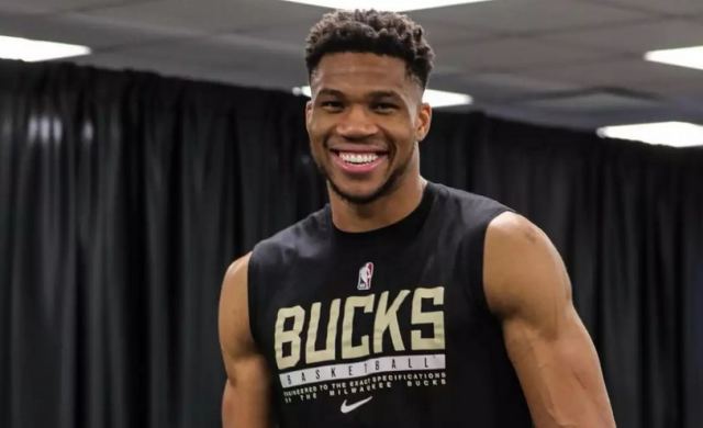 Γιάννης Αντετοκούνμπο: Δεύτερη φορά πατέρας και το επιβεβαίωσε με μία τρυφερή φωτογραφία