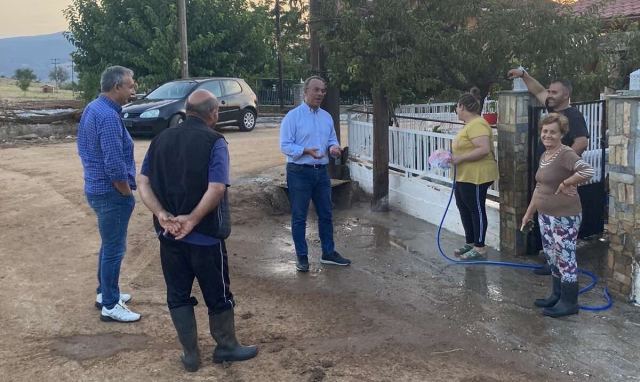 Οδοιπορικό Σταϊκούρα στις πληγείσες περιοχές της Φθιώτιδας (ΦΩΤΟ)