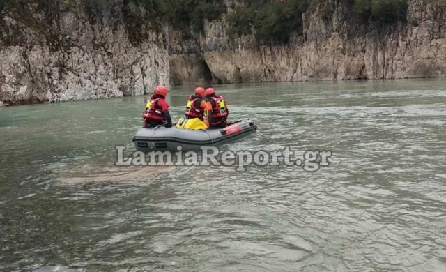 Ψάχνουν σε ποτάμι και λίμνη τη μητέρα που αγνοείται στην Ευρυτανία -ΒΙΝΤΕΟ