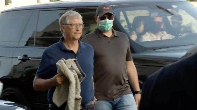 Μπιλ Γκέιτς: Έφτασε στην Αθήνα ο Αμερικανός μεγιστάνας - Θα κάνει διακοπές σε ελληνικά νησιά