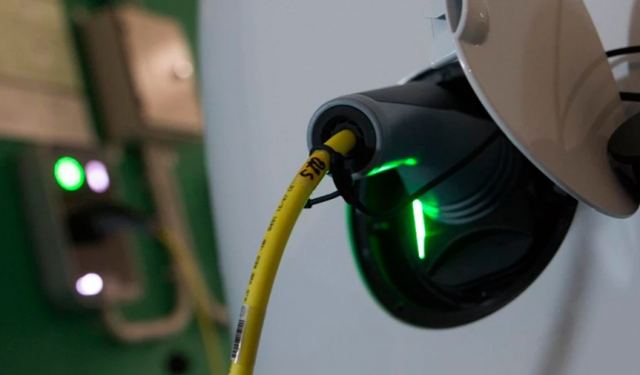 Κινούμαι Ηλεκτρικά 2: Ξεκινούν σήμερα οι αιτήσεις – Τα ποσά των επιδοτήσεων