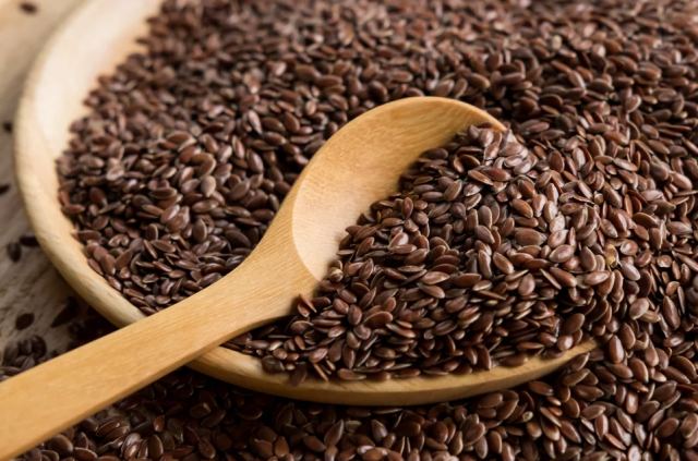 Λιναρόσπορος: Τα οφέλη για την υγεία -Τι πρέπει να προσέχετε στην κατανάλωσή του