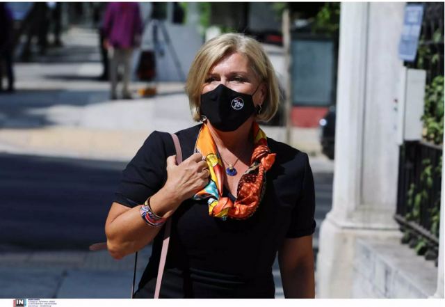 Θεσσαλονίκη: Αποδοκίμασαν τη Μίνα Γκάγκα στο νοσοκομείο Παπαγεωργίου – Δείτε τις στιγμές της έντασης