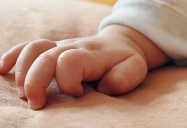 Συγκινητικές στιγμές στο νοσοκομείο Αλεξανδρούπολης: Η μικρή Ελπίδα που δίνει… ελπίδα 4 μήνες μετά τις καταστροφικές πυρκαγιές