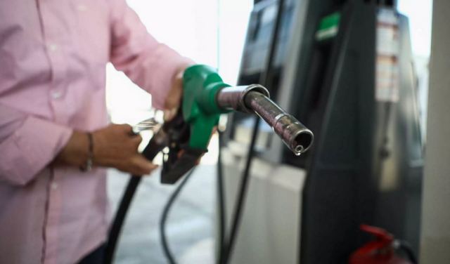 Fuel Pass 2: Τα ποσά, ο χρόνος πληρωμής και ποιοι κόβονται - Όλα όσα πρέπει να γνωρίζουν οι δικαιούχοι