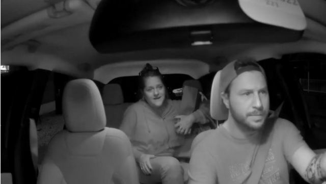 Οδηγός αρνήθηκε να παραλάβει πελάτες επειδή είναι ρατσιστές: «Θα σου ρίξω μπουνιά», του είπαν