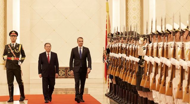 Στην Κίνα ο Κυριάκος Μητσοτάκης, συνάντηση με τον ομόλογό του Λι Τσιανγκ