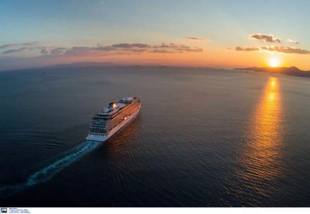 Σαντορίνη: Τουρίστρια βρέθηκε νεκρή στην καμπίνα της σε κρουαζιερόπλοιο – Μυστήριο με τον θάνατό της