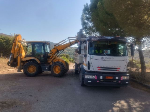 Αποκομιδή ξερών χόρτων και κλαδεμάτων οικοπεδικών και λοιπών ακάλυπτων χώρων από τον Δήμο Λαμιέων