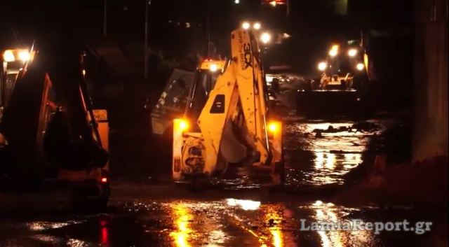 Ποτάμι λάσπης η Ε.Ο. Λαμίας - Καρπενησίου. Εγκλωβίστηκαν αυτοκίνητα έξω από τη Λαμία - ΒΙΝΤΕΟ