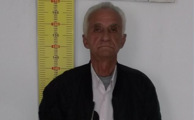 Αυτός είναι ο ηλικιωμένος που πιάστηκε στα πράσα με 13χρονο κοριτσάκι