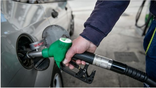 Επίδομα βενζίνης... ανάλογα με τον ΑΦΜ - Πώς θα γίνεται η πληρωμή