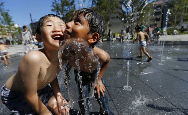 Iαπωνία: Ο χειρότερος καύσωνας από το 1875 πλήττει το Τόκιο - Κίνδυνος μαζικού blackout