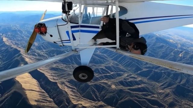 Βαριά «καμπάνα» στον youtuber που έριξε επίτηδες το αεροπλάνο του μόνο και μόνο για τις προβολές