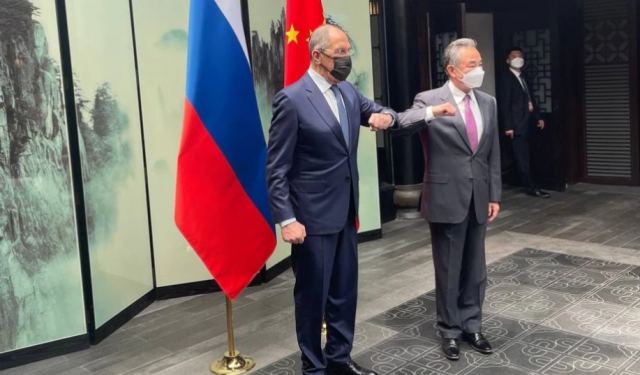 Πόλεμος στην Ουκρανία: Διάλεξε στρατόπεδο η Κίνα - Χαρακτηρίζει παράνομες τις κυρώσεις στη Ρωσία