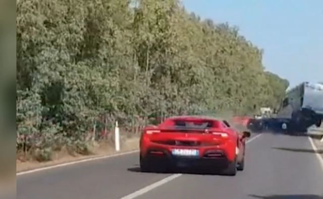 Σαρδηνία: Καραμπόλα εκατομμυρίων με supercars - Συγκρούστηκαν με τροχόσπιτο, δύο νεκροί