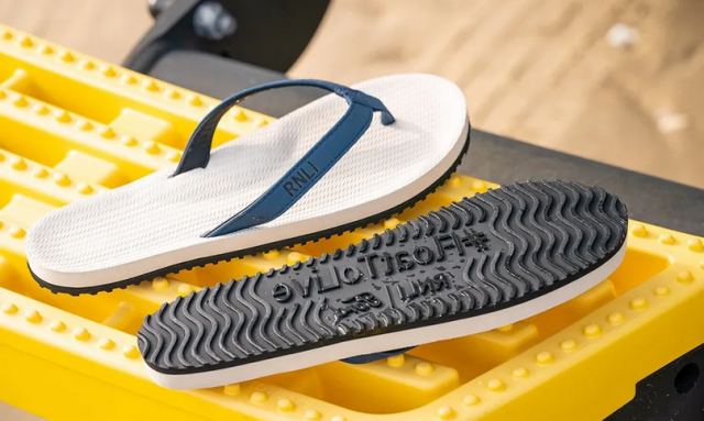 Οδήγηση με σαγιονάρες, παράνομη ή νόμιμη;