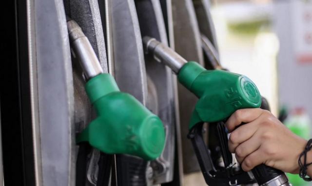 Εργοδότης έδωσε δωρεάν καύσιμα στους υπαλλήλους του