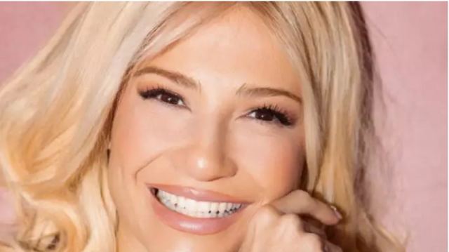 Η Φαίη Σκορδά και επισήμως στον ΣΚΑΙ