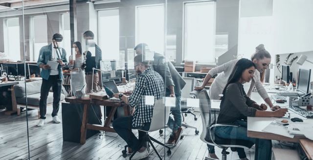 Η… απειλή εργοδότη προς του εργαζόμενους που αργούν ακόμη και ένα λεπτό στη δουλειά