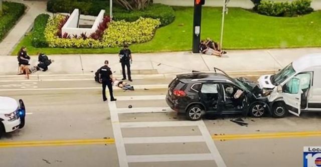 Σφοδρό τροχαίο λόγω στοματικού σεξ – Πετάχτηκαν έξω από το ΙΧ σχεδόν γuμνoί