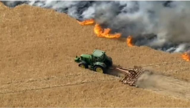 Αγγλία: Αγρότης-«ήρωας» γλίτωσε οικισμό από καταστροφή από την πύρινη λαίλαπα