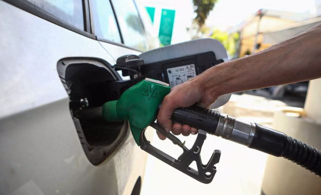 Γιατί η κυβέρνηση δε μειώνει τον ΦΠΑ - Τα μέτρα για μείωση των τιμών στα τρόφιμα και στα καύσιμα