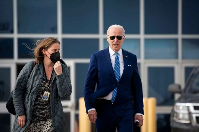 Τζο Μπάιντεν: Ο γιος του εμφανίστηκε σε βίντεο γυμνός με όπλο στα χέρια