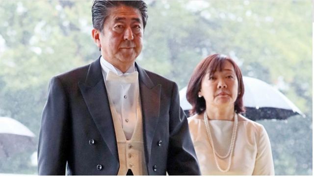 Άκιε Άμπε: Η dj που έγινε «πρώτη κυρία» στο πλευρό του Σίνζο Άμπε και ανέτρεψε τους κανόνες στην Ιαπωνία