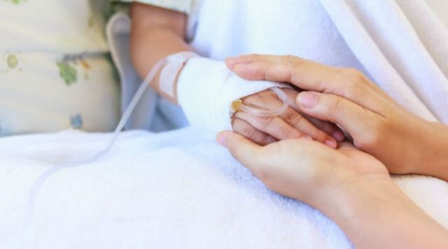 «Ανέστησαν» τρίχρονη με κορωνοϊό οι γιατροί - Σε κρίσιμη αλλά σταθερή κατάσταση στη ΜΕΘ του Αγλαΐα Κυριακού