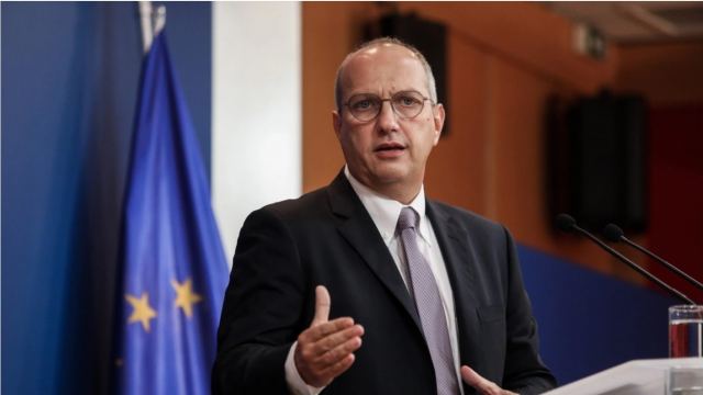 «Κρεσέντο ακατάσχετης παροχολογίας» καταλόγισε ο Οικονόμου στον Αλέξη Τσίπρα