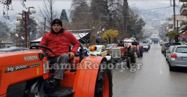 Ο Απ. Γκλέτσος πάνω στο τρακτέρ - Τι είπε στους αγρότες - ΒΙΝΤΕΟ
