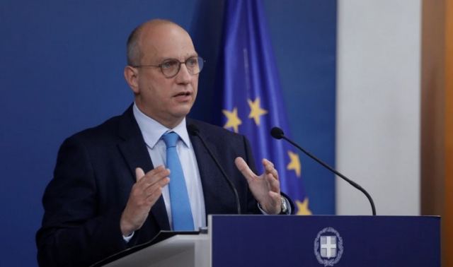 Οικονόμου για ομιλία Ζελένσκι: Άστοχη και λανθασμένη η συμπερίληψη μέλους του τάγματος Αζόφ