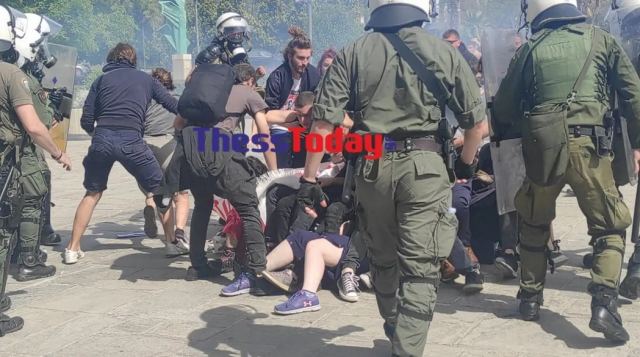 Επεισόδια στο ΑΠΘ: Οκτώ άτομα κατέληξαν στο νοσοκομείο από τις άγριες συμπλοκές