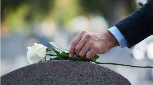 Δίδυμα αδέλφια έφυγαν από τη ζωή με λίγες ώρες διαφορά