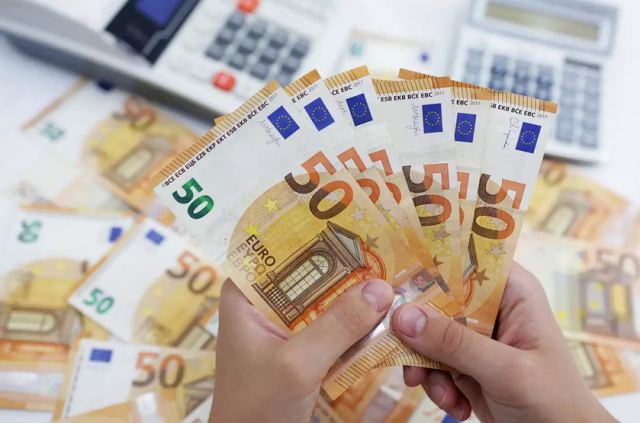 Στην ώρα τους πληρώνουν τους φόρους πάνω από 8 στους 10 φορολογούμενους - Ποιοι φόροι πληρώνονται πρώτοι και ποιοι τελευταίοι